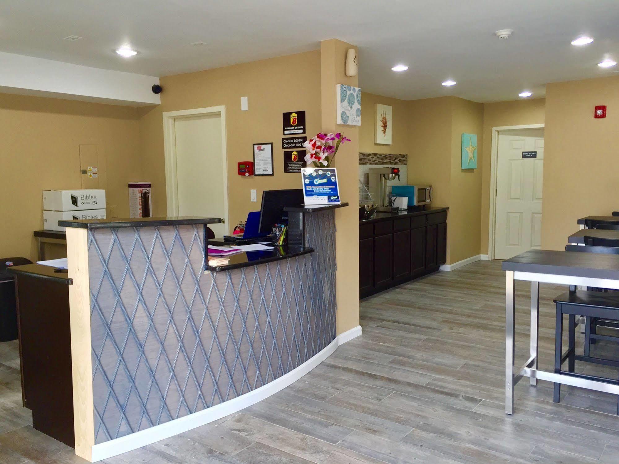 Super 8 By Wyndham Asbury Park Hotel Exterior photo